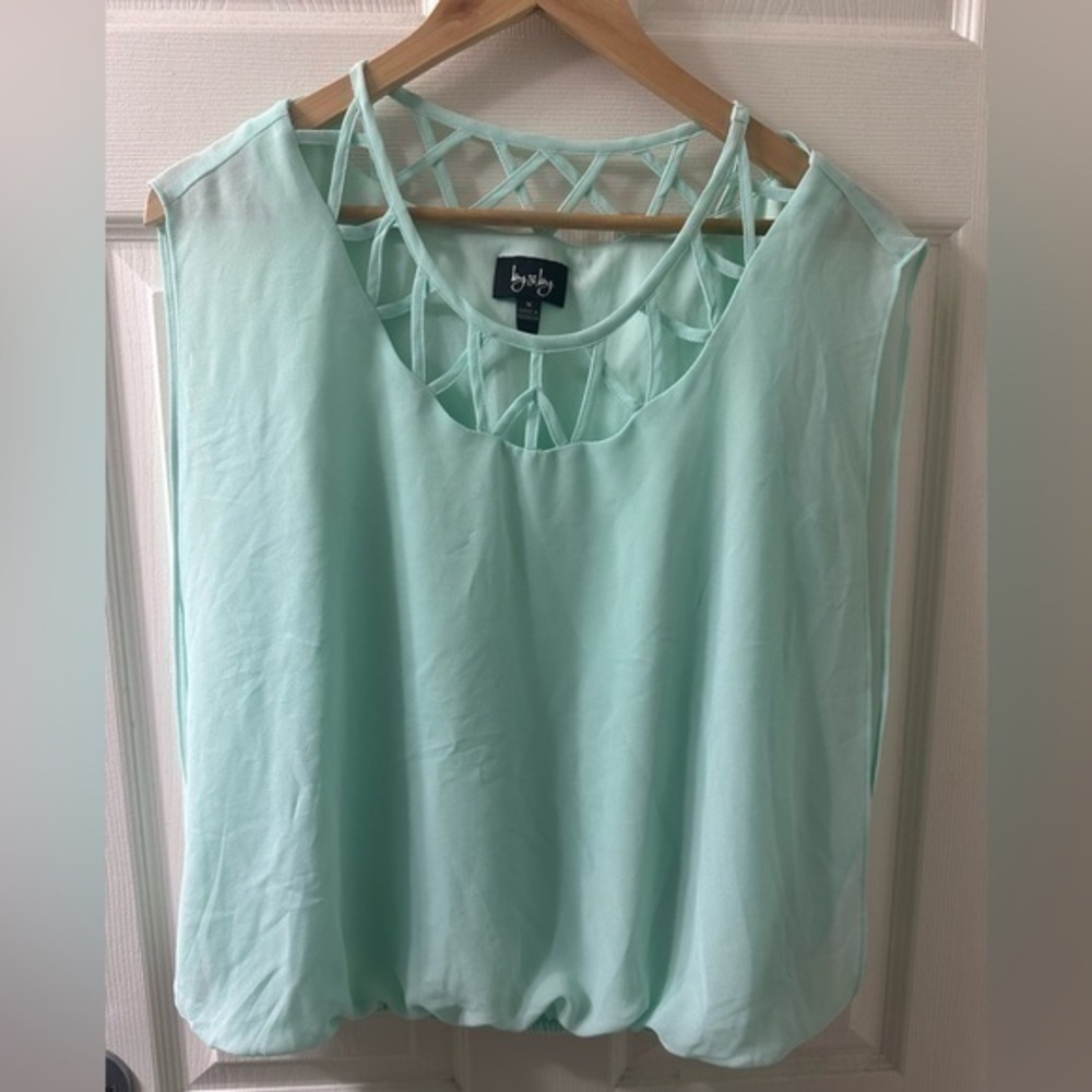 By & By Mint Cut Out Bubble Tank Top Size Medium